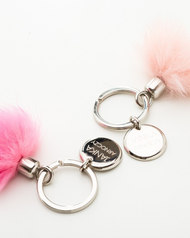 Janka Arnoczy // MINI Charm pink