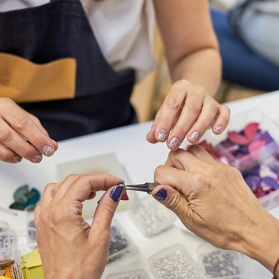  workshopok Budapesten 2026 – Ékszerkészítő, DIY és kreatív programok a Lucky Shepherd Designer Store-ban